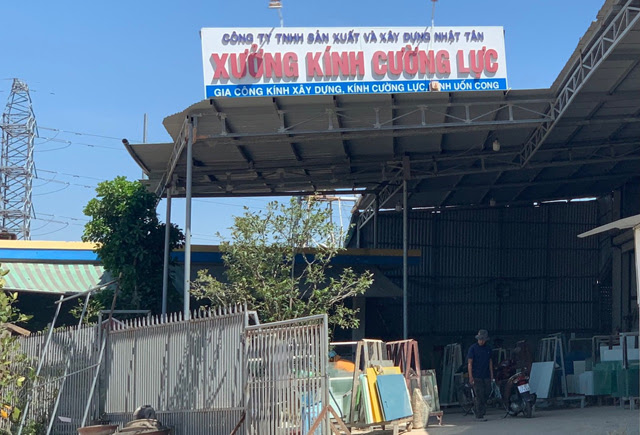 Quảng Ngãi: Chỉ đạo xử lý xưởng kính bị tố tung bụi, phủ nhà dân - Ảnh 4. Quảng Ngãi: Chỉ đạo xử lý xưởng kính bị tố tung bụi, phủ nhà dân - Ảnh 4.