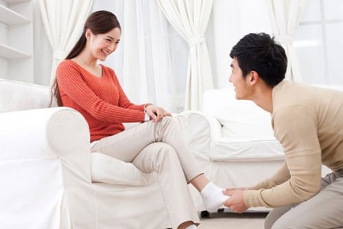 Yêu vợ, chiều chuộng vợ như bà hoàng, tôi phát hiện sự thật đau lòng đằng sau tấm ảnh nóng - Ảnh 1.