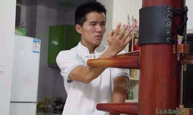 Đại sư Vịnh Xuân thua Từ Hiểu Đông: Bị lợi dụng hay mù quáng? - Ảnh 1.