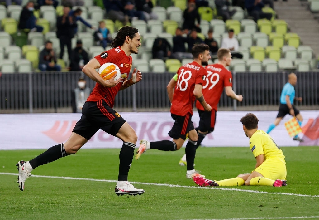 M.U thua Villarreal, Cavani vẫn đi vào lịch sử bóng đá châu Âu - Ảnh 1.