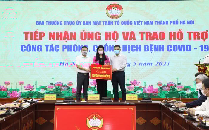 Hà Nội tiếp nhận ủng hộ hơn 12 tỷ đồng phòng, chống dịch Covid-19 - Ảnh 1.