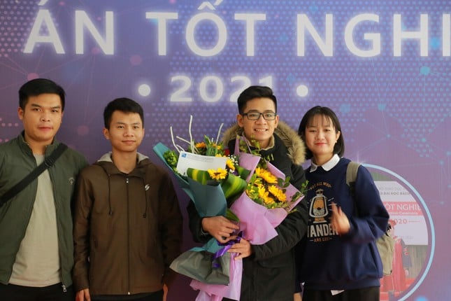 Nam sinh Bách Khoa &quot;nổi như cồn&quot; với giải pháp công nghệ hỗ trợ phòng chống SARS-CoV-2 - Ảnh 8.