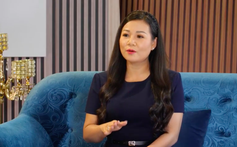 Chuyện cuối tuần: Dương Hồng Loan áp lực khi bị chồng hỏi khó &quot;một là chọn hát, hai là chọn anh&quot;  - Ảnh 1.