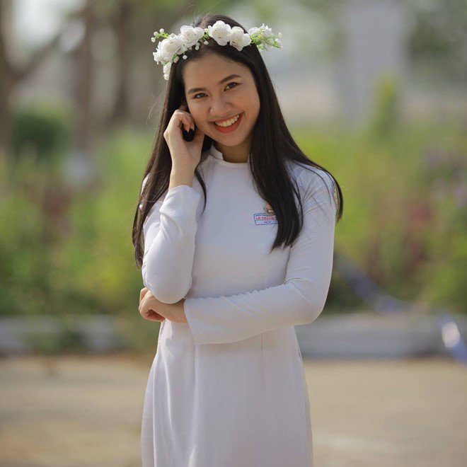 MC 10X xinh xắn của VTV:  Học xuất sắc, một mình sống giữa Hà thành  - Ảnh 8.