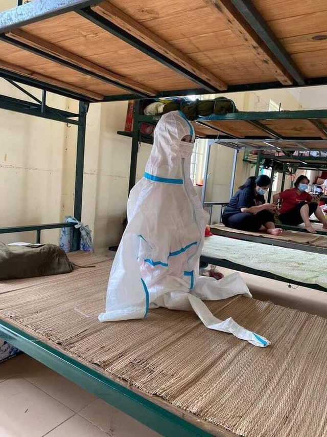 Hình ảnh những chiến binh tí hon mạnh mẽ trong khu cách ly khiến nhiều người rơi nước mắt - Ảnh 9.