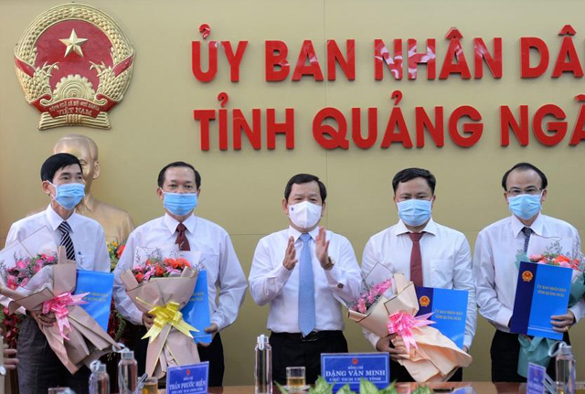 Quảng Ngãi: Công bố quyết định bổ nhiệm 4 Giám đốc Sở  - Ảnh 1.