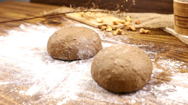 Cách làm bánh mì đen giòn ngon bổ dưỡng như đồ nhập khẩu tại nhà - Ảnh 6. Cách làm bánh mì đen giòn ngon bổ dưỡng như đồ nhập khẩu tại nhà - Ảnh 6.