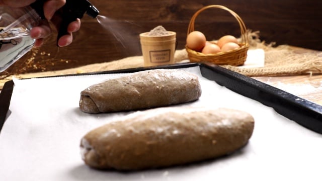 Cách làm bánh mì đen giòn ngon bổ dưỡng như đồ nhập khẩu tại nhà - Ảnh 8. Cách làm bánh mì đen giòn ngon bổ dưỡng như đồ nhập khẩu tại nhà - Ảnh 8.