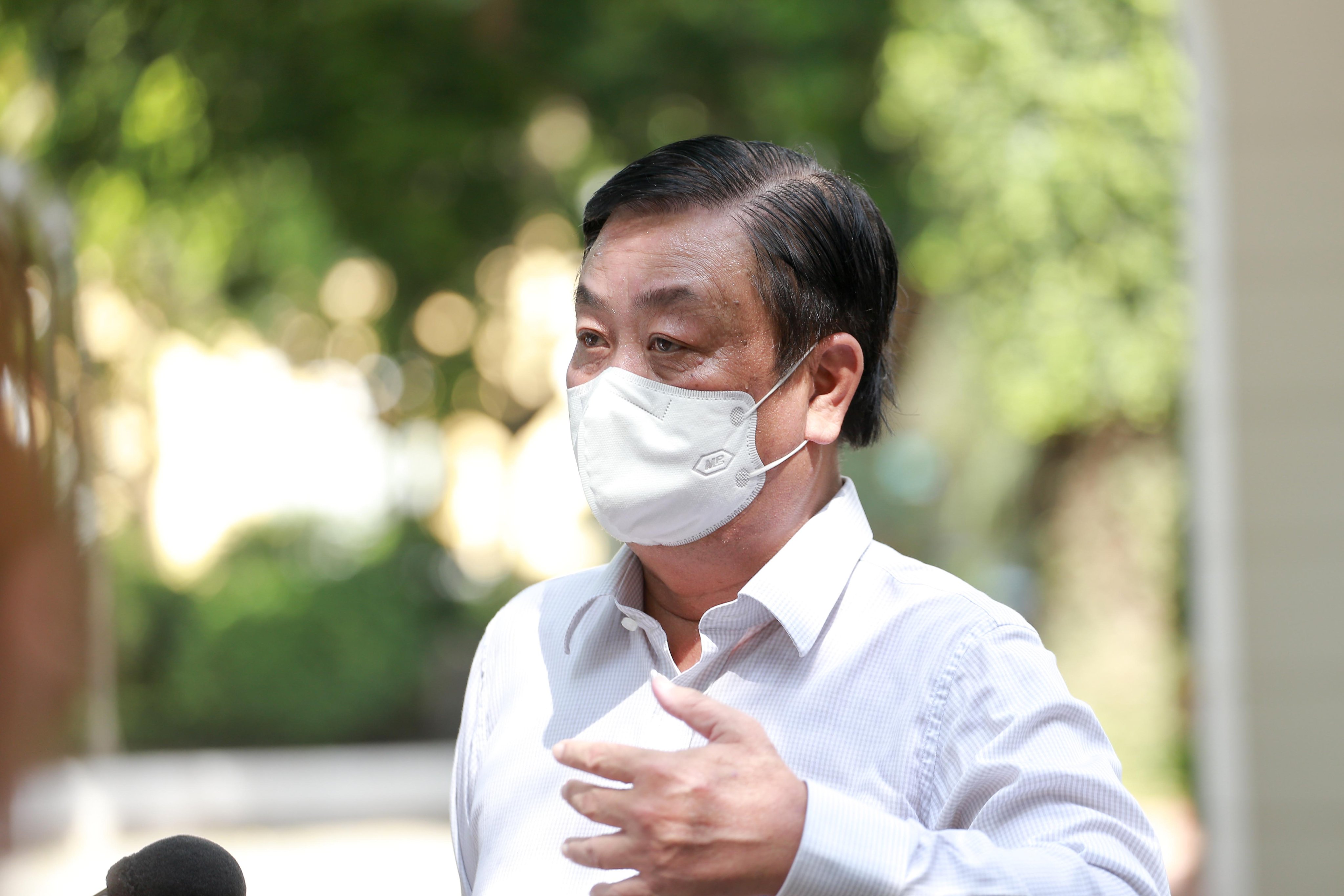 Bộ trưởng Bộ NNPTNT Lê Minh Hoan: Hỗ trợ gấp các đơn vị vận tải để không còn tình trạng ngăn sông cấm chợ - Ảnh 1.