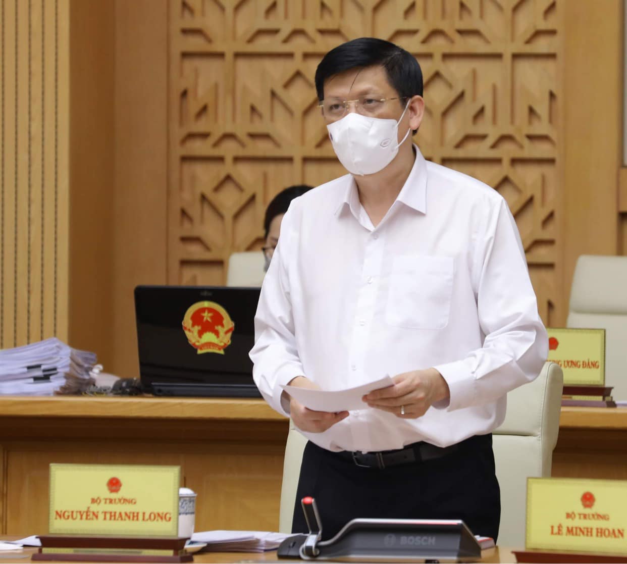 Kéo dài thời gian cách ly tập trung lên 21 ngày để phòng dịch Covid-19 - Ảnh 1.