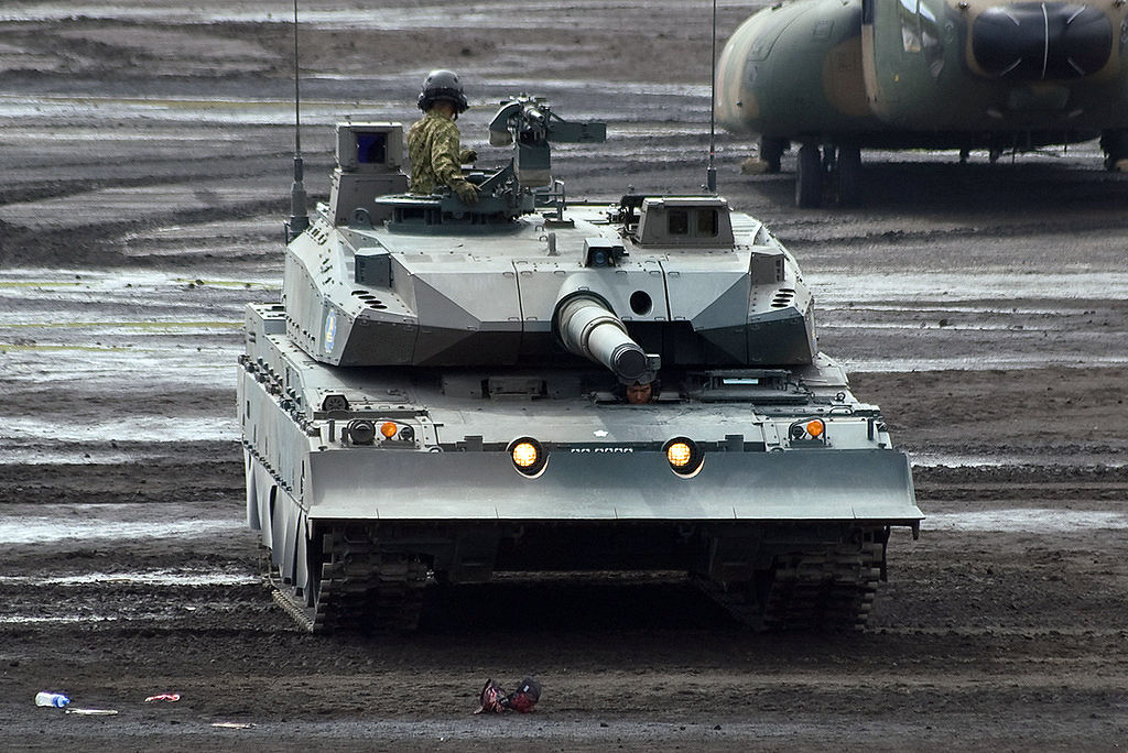 Type-10 của Nhật Bản được giới quân sự đánh giá là một trong những xe tăng hàng đầu thế giới khi xét trên ba tiêu chí về hỏa lực mạnh, độ cứng của giáp và sự cơ động trên chiến trường.