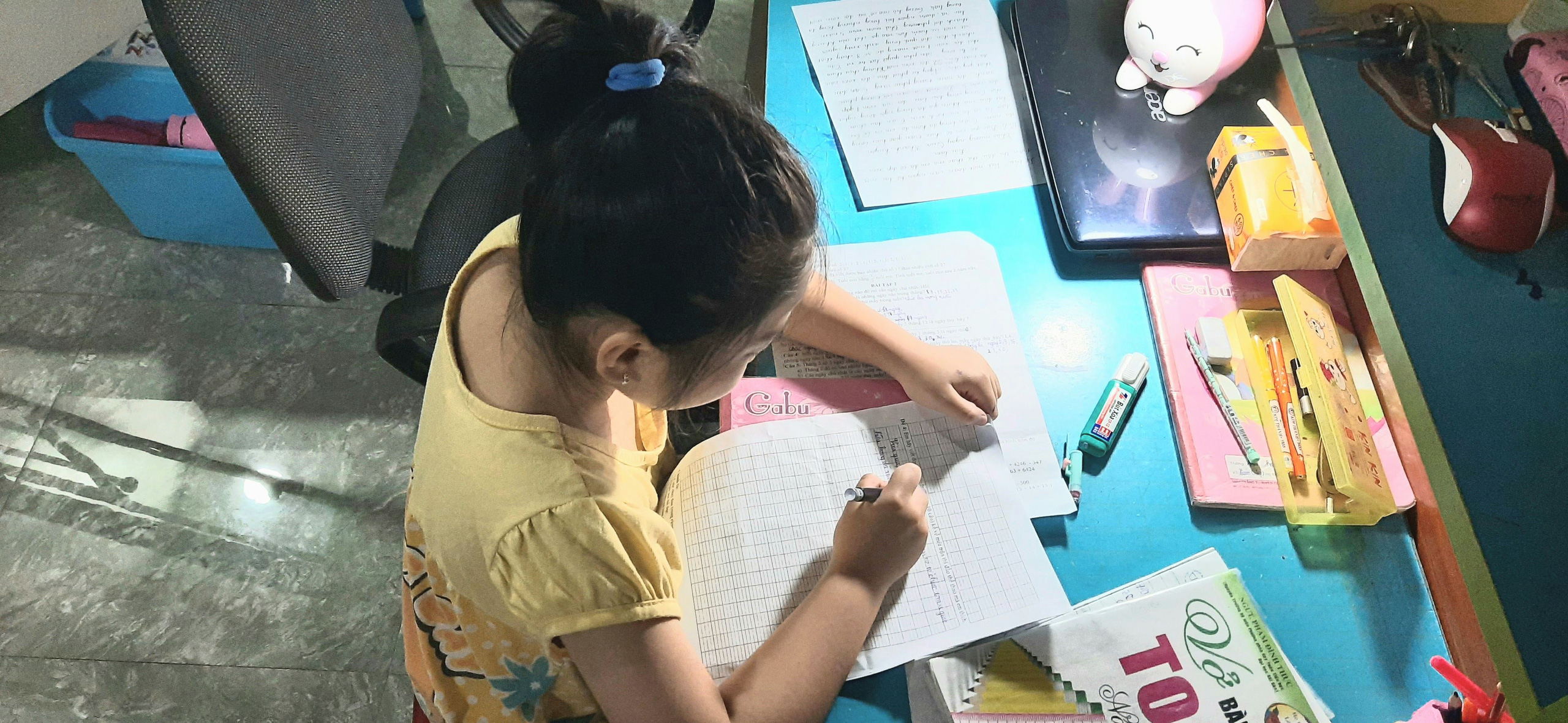 Hải Phòng: Thầy và trò  “ vắt chân lên cổ” thi chạy... dịch - Ảnh 1.