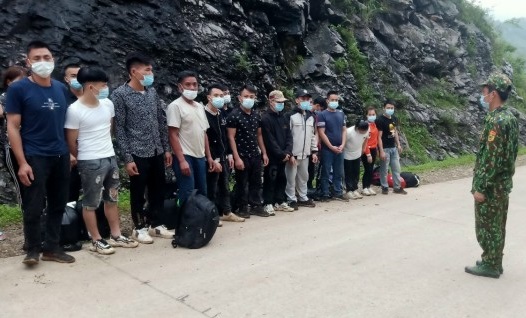 Cao Bằng: “Nóng” tình trạng công dân nhập cảnh trái phép từ Trung Quốc về nước - Ảnh 3.