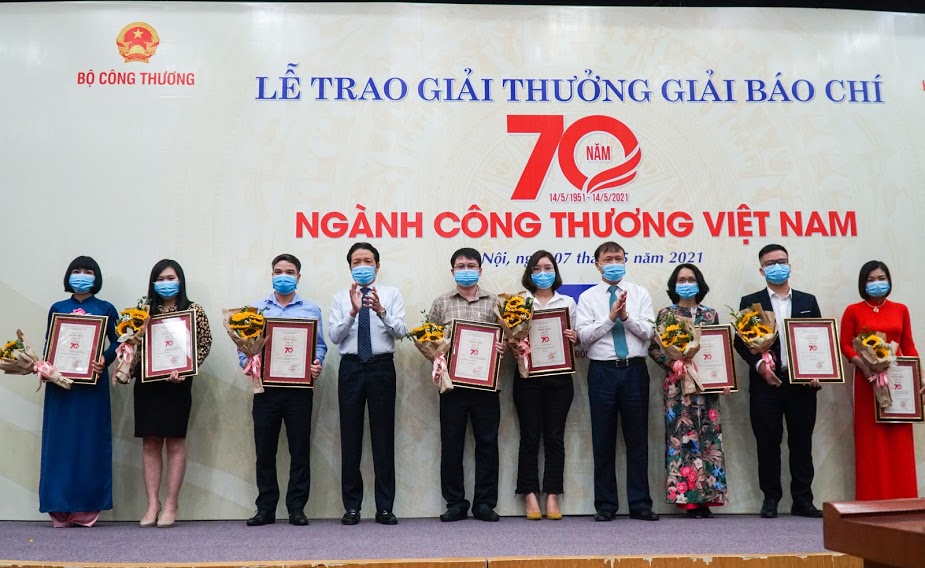 Báo Dân Việt đạt giải báo chí 70 năm ngành Công Thương - Ảnh 2.