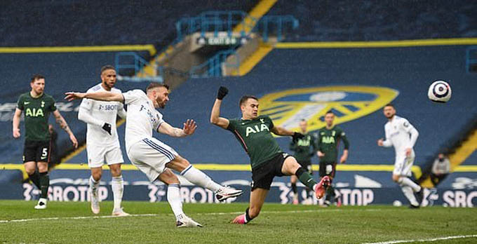 Tottenham thua sốc Leeds, HLV Mason bào chữa thế nào? - Ảnh 1.