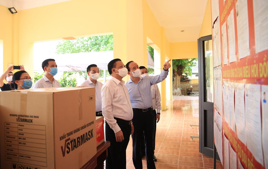 Bệnh viện bị phong tỏa, Hà Nội làm gì để đảm bảo quyền công dân trong ngày bầu cử? - Ảnh 1.