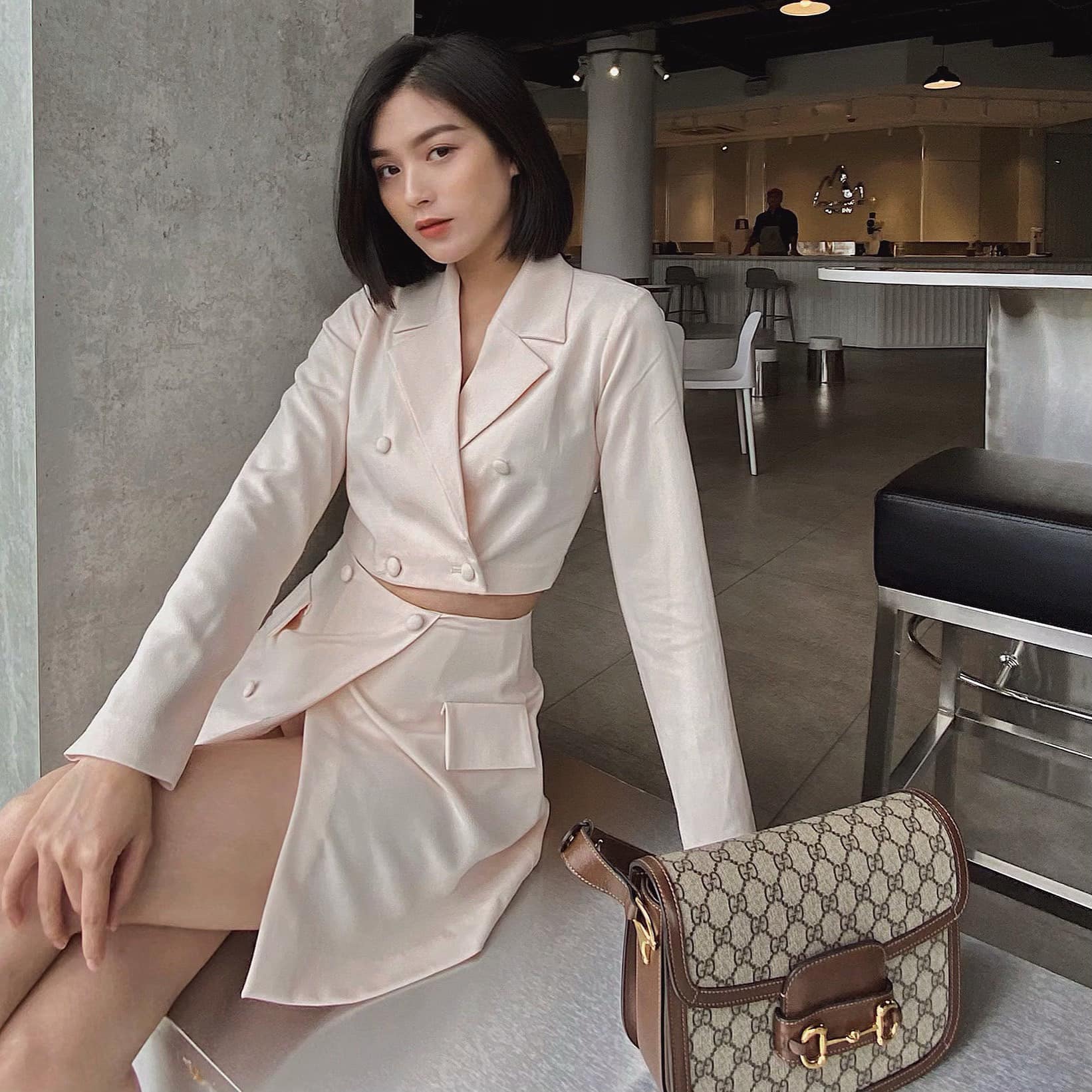 Vẻ đẹp hút hồn của hotgirl Đà Nẵng, giống Hạ Vi và diễn viên xinh đẹp người Thái Lan - Ảnh 2.