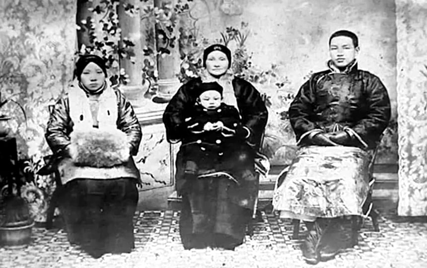 Tống Mỹ Linh tiết lộ sự thật việc Tưởng Giới Thạch cả đời không để tóc? - Ảnh 2.