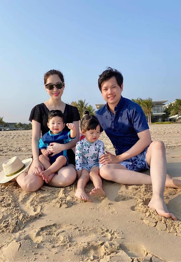 Sao Việt 10/6: Lưu Hương Giang quyến rũ &quot;đốn tim&quot;, Hồng Diễm mặc xinh đẹp ở nhà chống dịch - Ảnh 5.