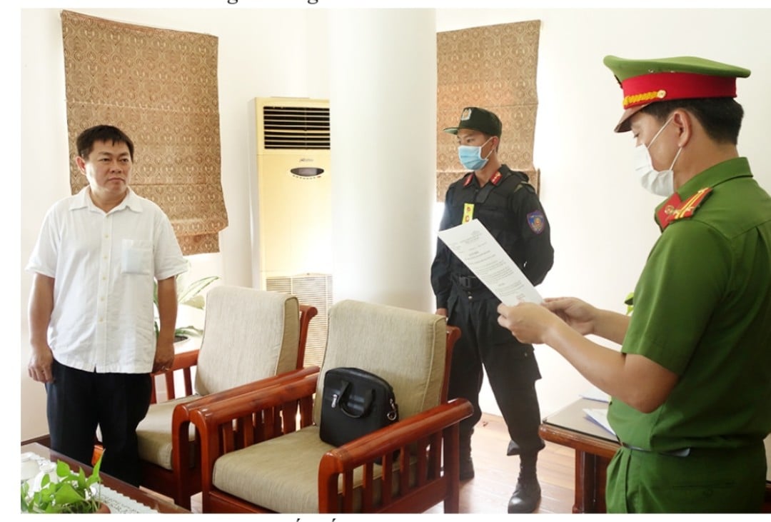An Giang: Bắt tạm giam 2 Tổng Giám đốc và 4 Giám đốc vụ làm hồ sơ khống chiếm đoạt trên 600 tỷ đồng - Ảnh 1.
