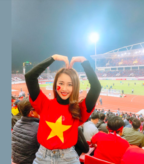 Sao Việt &quot;thót tim&quot;, vỡ òa hạnh phúc khi ĐT Việt Nam hạ gục Malaysia - Ảnh 4.