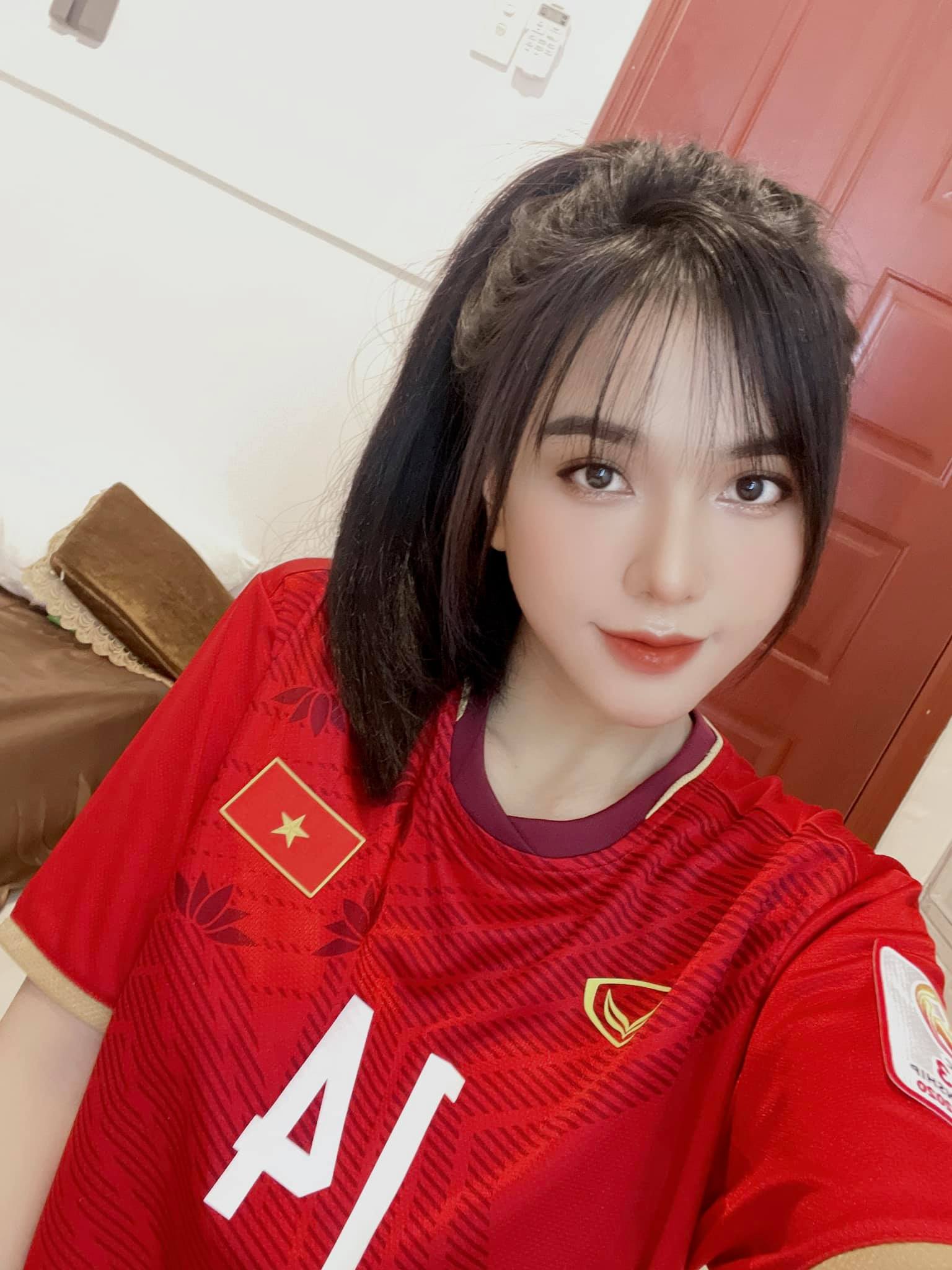 Bạn gái cầu thủ Hoàng Đức được khen hết lời nhờ nhan sắc xinh đẹp - Ảnh 5.