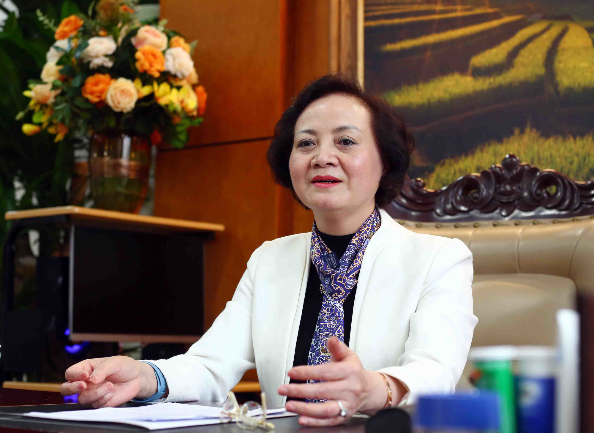 Chính bãi bỏ chứng chỉ ngoại ngữ, tin học đối với một số ngạch công chức - Ảnh 2.