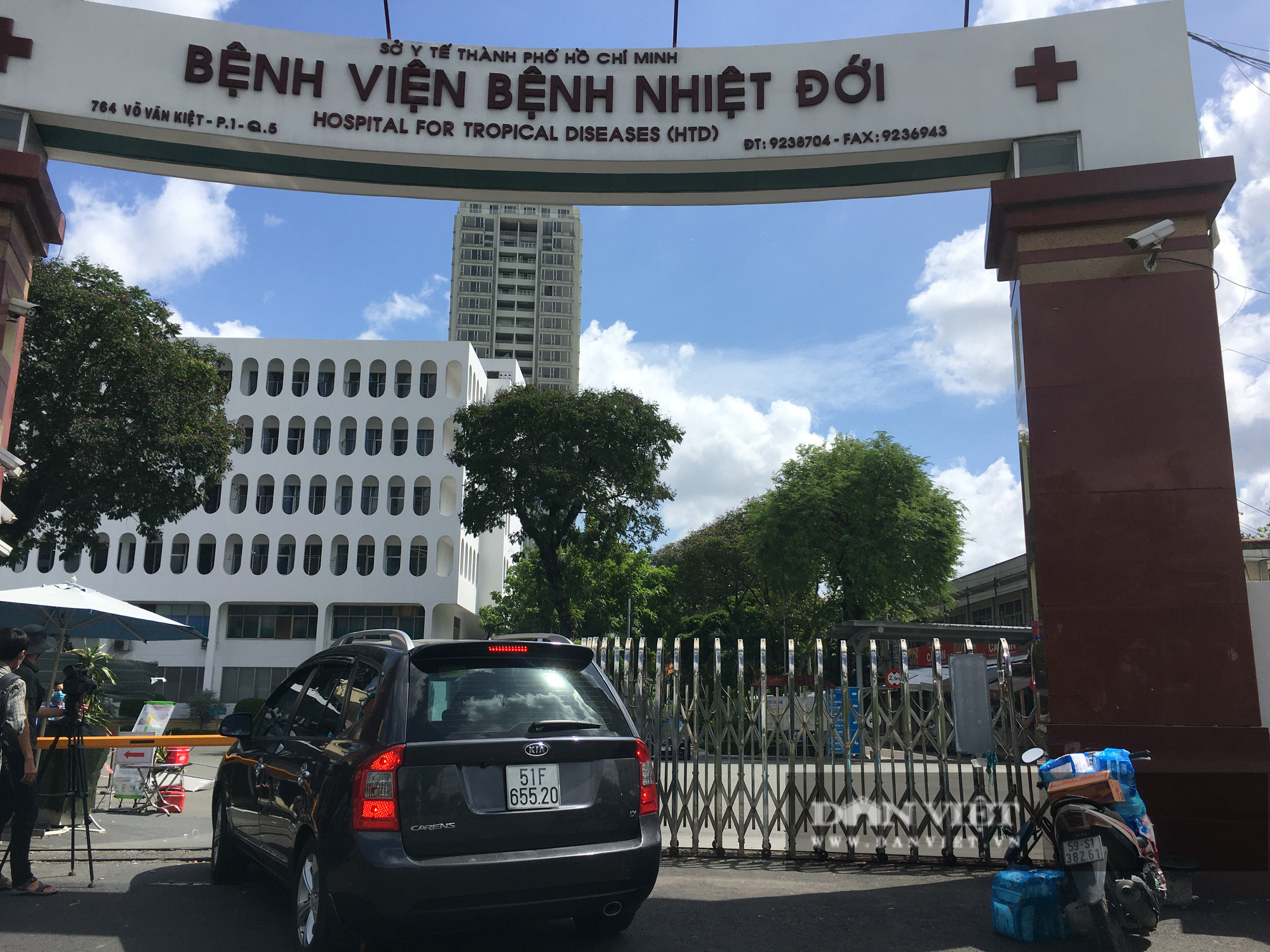 TP.HCM: Bệnh viện Bệnh Nhiệt đới thêm 5 ca dương tính SARS-CoV-2 - Ảnh 1.
