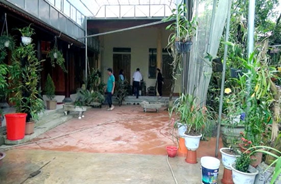 Thanh Hóa: Trồng hoa phong lan rừng, treo đầy nhà, sơn nữ còn mong muốn điều ai nghe cũng bất ngờ - Ảnh 1.