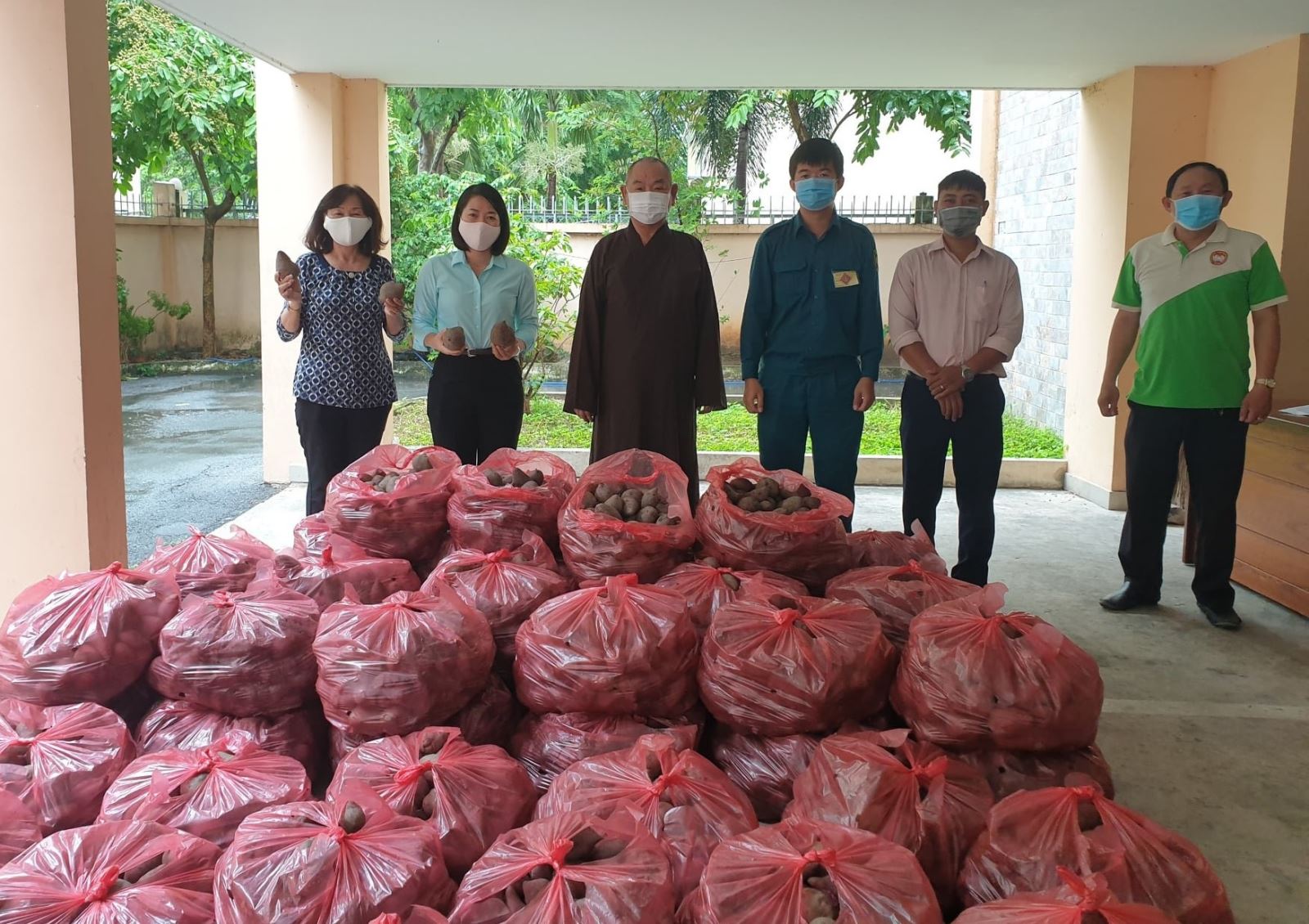 TP Hồ Chí Minh vừa nỗ lực chống dịch vừa hỗ trợ tiêu thụ nông sản cho các tỉnh - Ảnh 4. TP Hồ Chí Minh vừa nỗ lực chống dịch vừa hỗ trợ tiêu thụ nông sản cho các tỉnh - Ảnh 4.