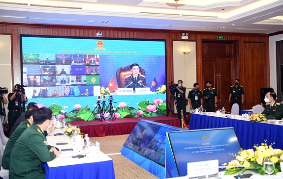 Bộ trưởng Bộ Quốc phòng Phan Văn Giang tham dự ADMM+ lần thứ 8 - Ảnh 5.