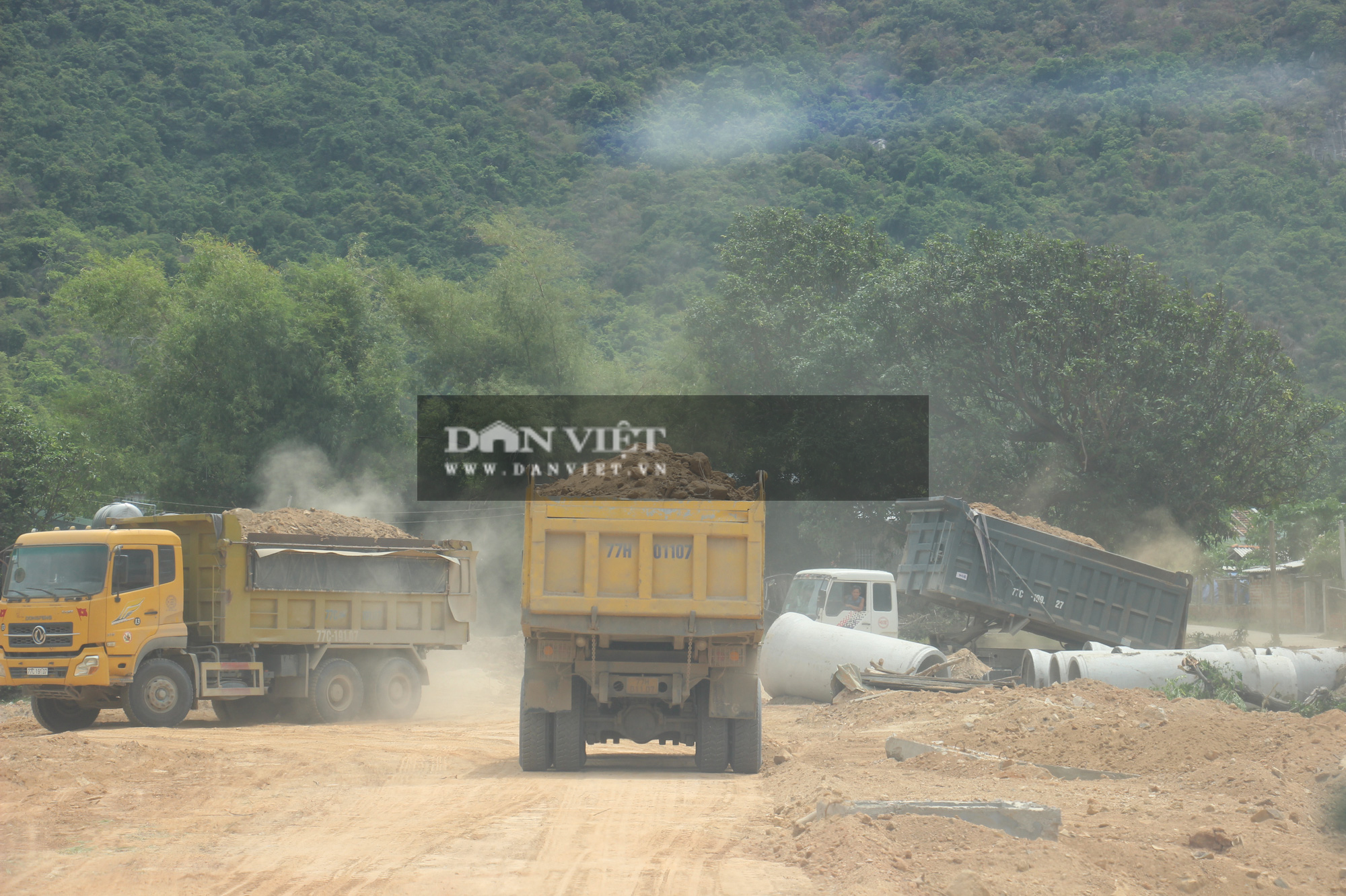 &quot;Ồ ạt&quot; lấy đất không đúng quy định thi công công trình nhà nước hơn 48 tỷ đồng - Ảnh 6.