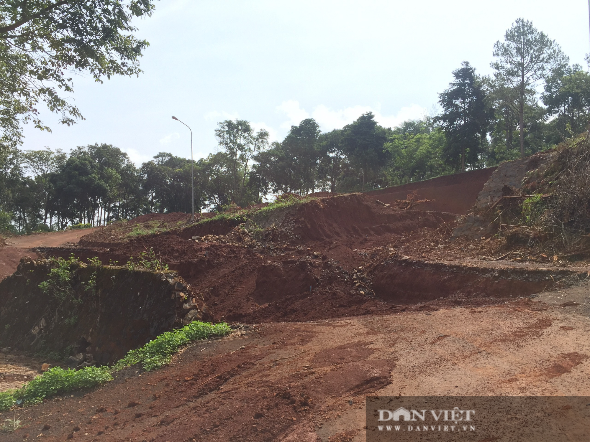 Sở Xây dựng Đắk Nông cấp giấy phép tạm không đúng thẩm quyền trong vụ Đồi Cường Thịnh - Ảnh 2.