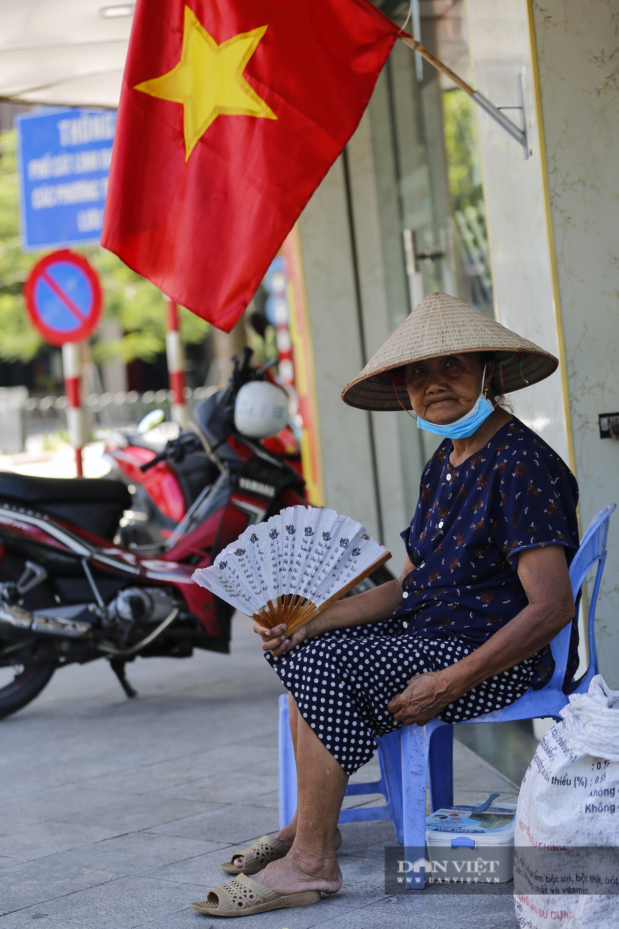 Nhiệt độ thực tế ngoài trời tại 5 quận nội thành Hà Nội là bao nhiêu? - Ảnh 12.