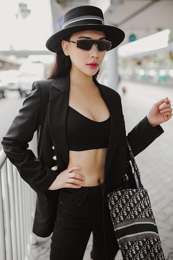 Bạn gái tin đồn của Tiến Linh sexy và giàu có cỡ nào? - Ảnh 5.