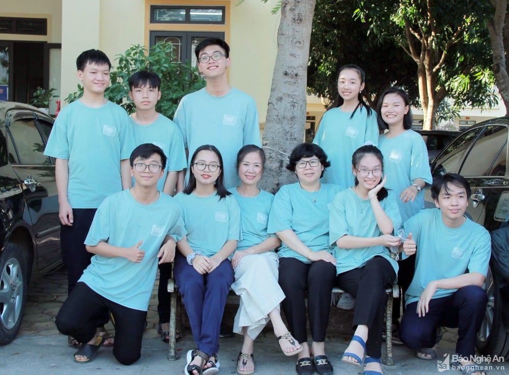 Hiếm có: 3 nữ thủ khoa cùng một lớp, cùng có thành tích &quot;khủng&quot; về IELTS - Ảnh 6.
