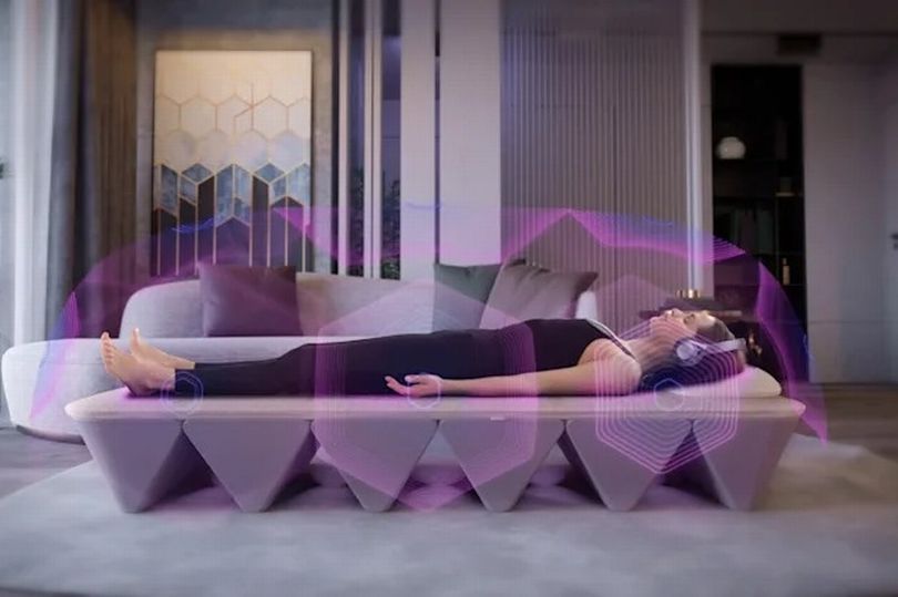 Chiếc giường đặc biệt có khả năng chữa bệnh bằng âm thanh - Ảnh 1.