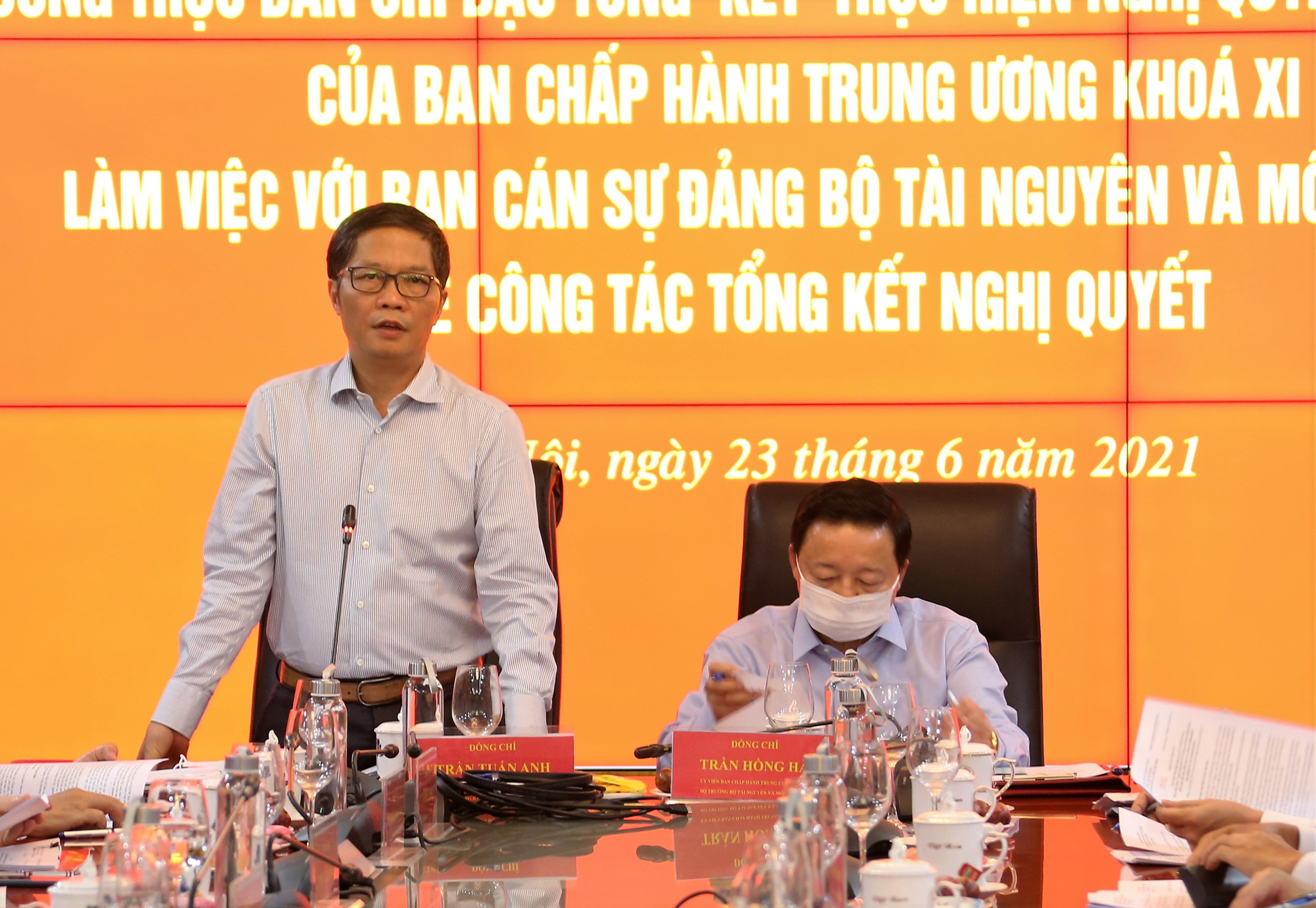 Bộ TN&MT cần nhanh chóng đánh giá để hoàn thiện cơ chế quản lý đất đai - Ảnh 1. Bộ TN&MT cần nhanh chóng đánh giá để hoàn thiện cơ chế quản lý đất đai - Ảnh 1.