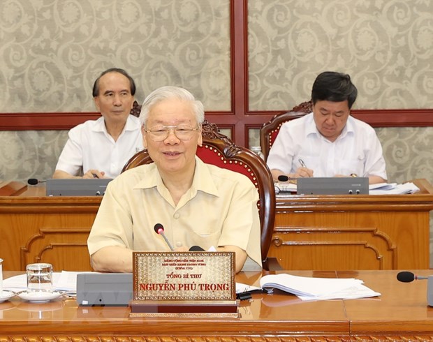 Bộ Chính trị đồng ý chủ trương hỗ trợ người lao động và  người sử dụng lao động gặp khó khăn do Covid-19 - Ảnh 1.