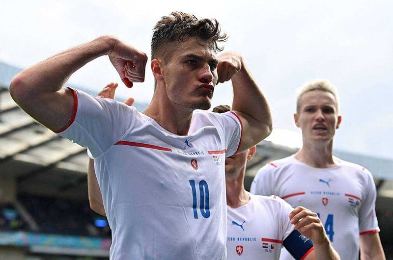 Giao lưu trực tuyến Euro 2020: Lộ diện nhà vô địch và những tiếc nuối - Ảnh 1.