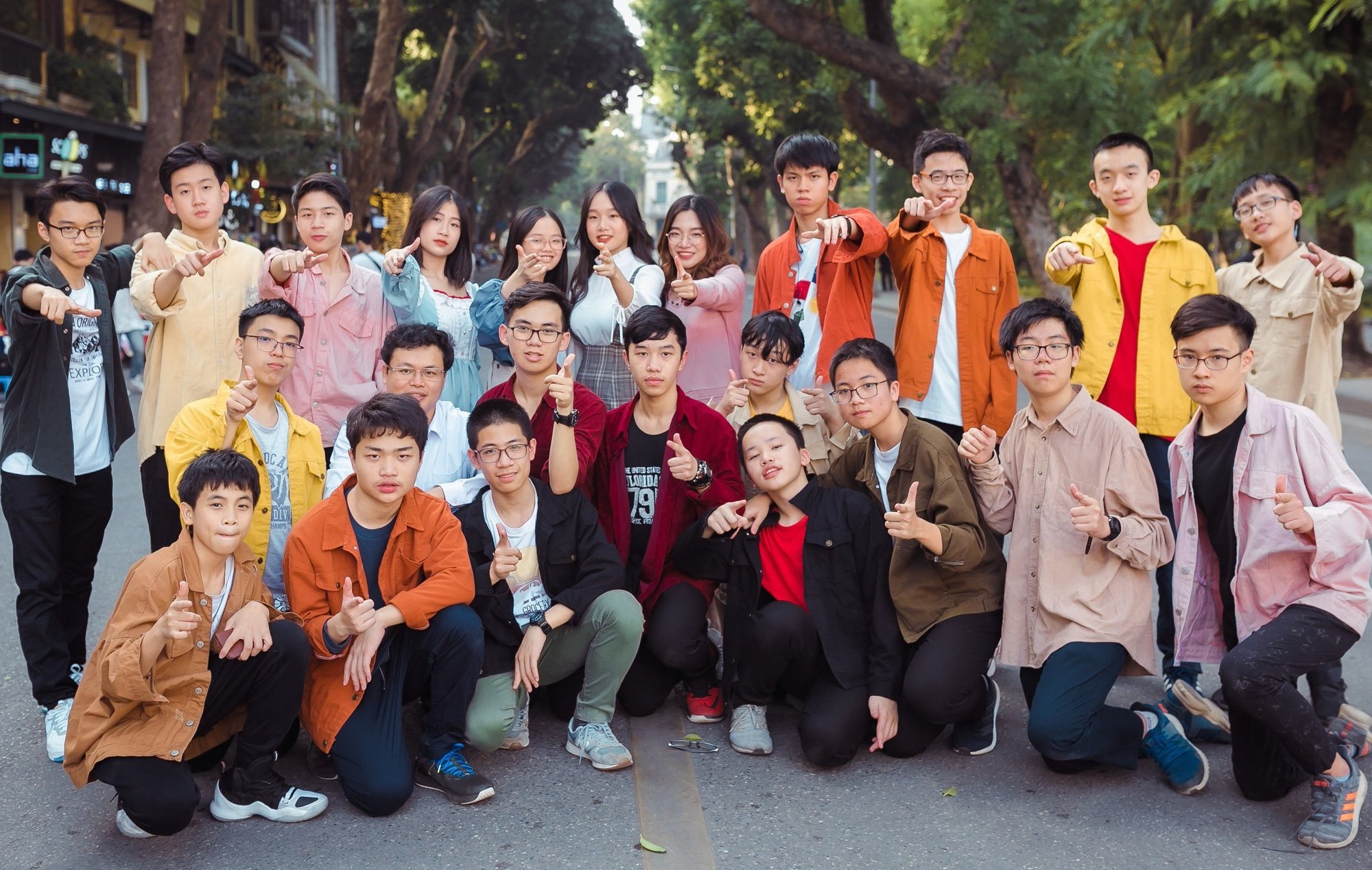 Hiếm có: 100% học sinh một lớp đỗ trường chuyên, nhiều em đỗ cả 2 trường - Ảnh 1.