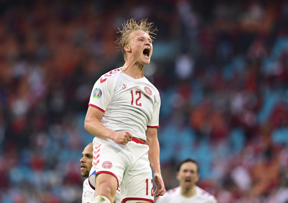 Loạt hình ảnh đẹp lượt trận loại trực tiếp đầu tiên Euro 2020: Màu áo thiên thanh và những chú lính chì đi tiếp - Ảnh 10.