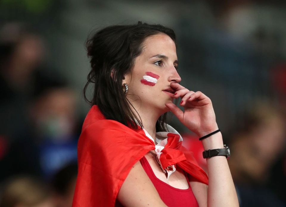 Loạt hình ảnh đẹp lượt trận loại trực tiếp đầu tiên Euro 2020: Màu áo thiên thanh và những chú lính chì đi tiếp - Ảnh 8.