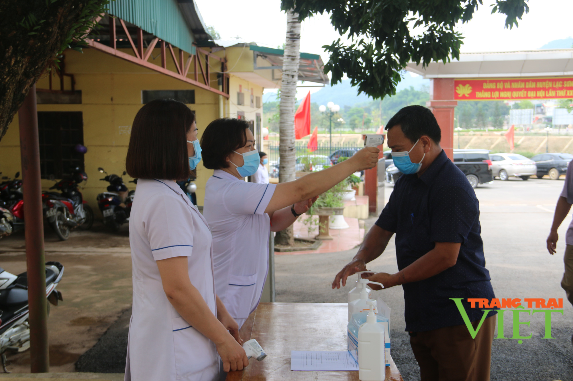 Hoà Bình: Ghi nhận thêm 1 trường hợp dương tính với SARS-CoV-2 - Ảnh 3. Hoà Bình: Ghi nhận thêm 1 trường hợp dương tính với SARS-CoV-2 - Ảnh 3.