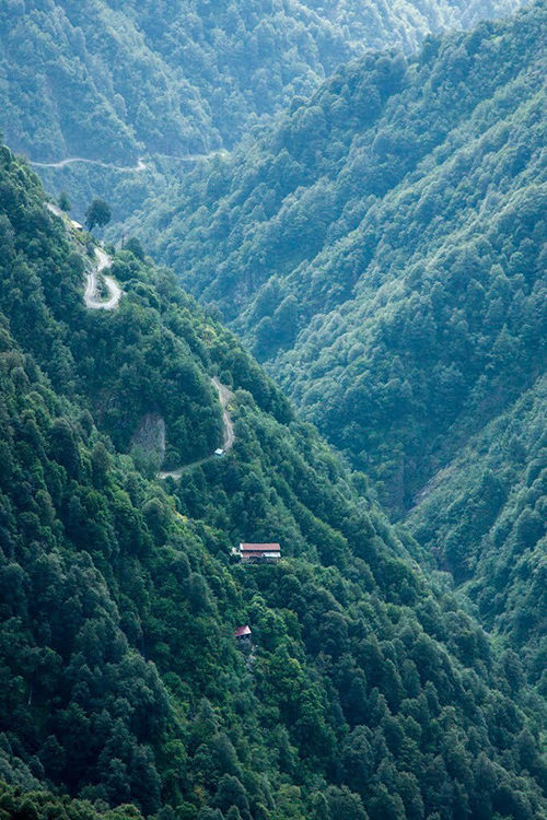 Tour mạo hiểm trải nghiệm tuyến đường du mục Tusheti, chiêm ngưỡng “thế giới thần tiên đang ngủ yên” - Ảnh 6.