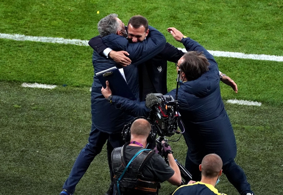 Shevchenko khóc khi Ukraine vào tứ kết Euro - Ảnh 2.