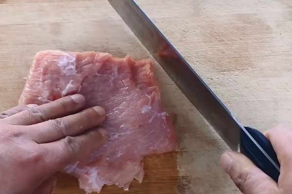 Bí quyết băm thịt nhanh như máy, thịt mềm lại có mùi vị ngon hơn khi chế biến - Ảnh 1.