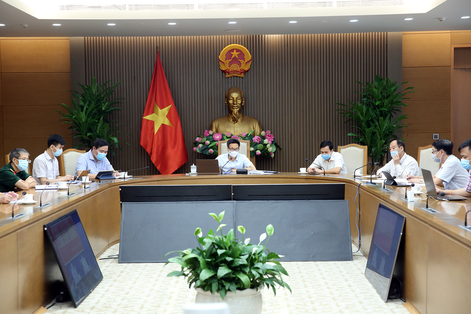 Khẩn trương chặn đứng dịch Covid-19 tại Bình Dương - Ảnh 2.