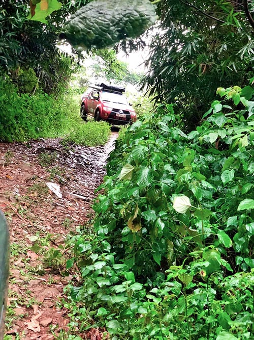 Off road chinh phục đỉnh Viên Nam, ngắm “tiên cảnh” trên tầm cao hơn 1.000m - Ảnh 2.