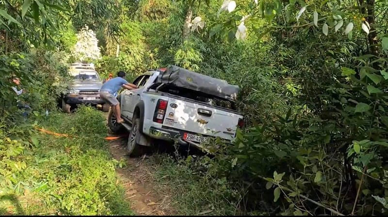 Off road chinh phục đỉnh Viên Nam, ngắm “tiên cảnh” trên tầm cao hơn 1.000m - Ảnh 3.